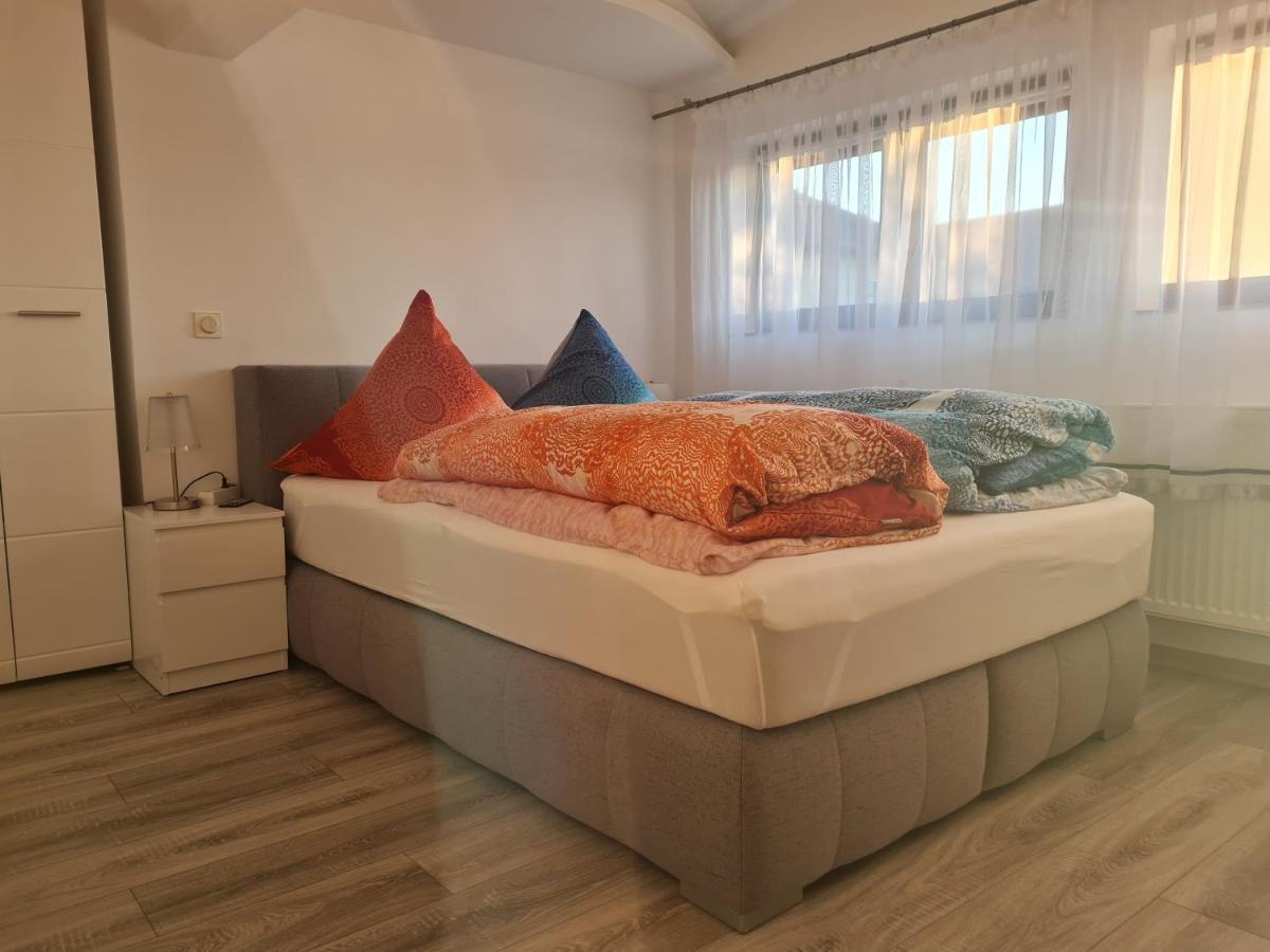 Apartment Ferien- Und Businesswohnung Sonnentor Dreiländereck Im Zweiten Stock *