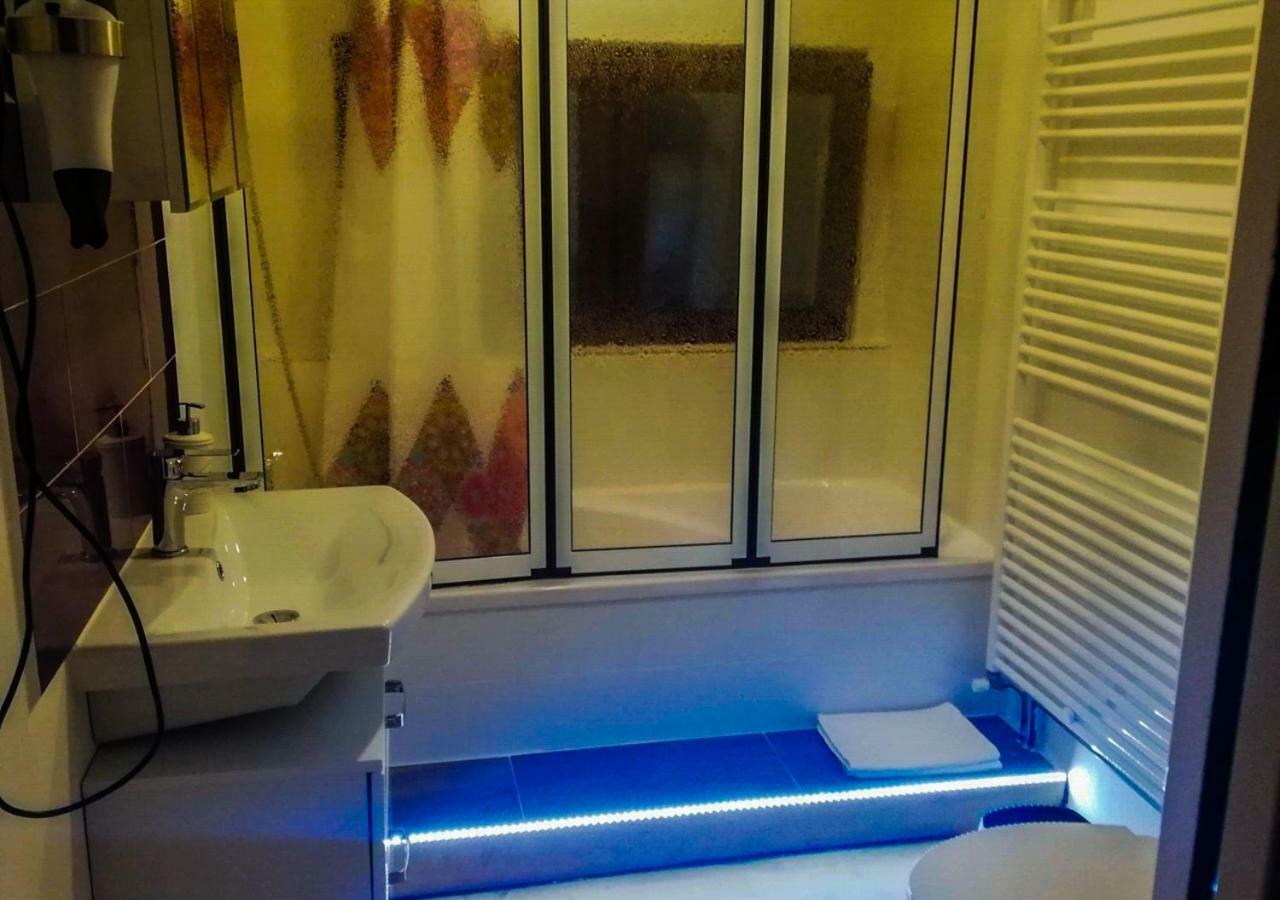 Ferien- Und Businesswohnung Sonnentor Dreiländereck Im Zweiten Stock Apartment *